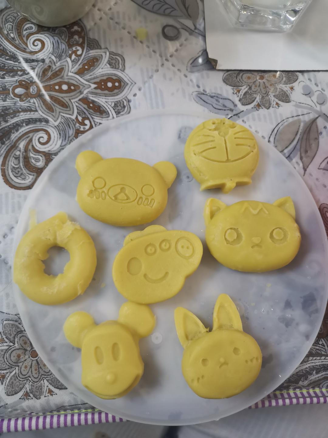 宝宝辅食:苹果红枣蒸糕