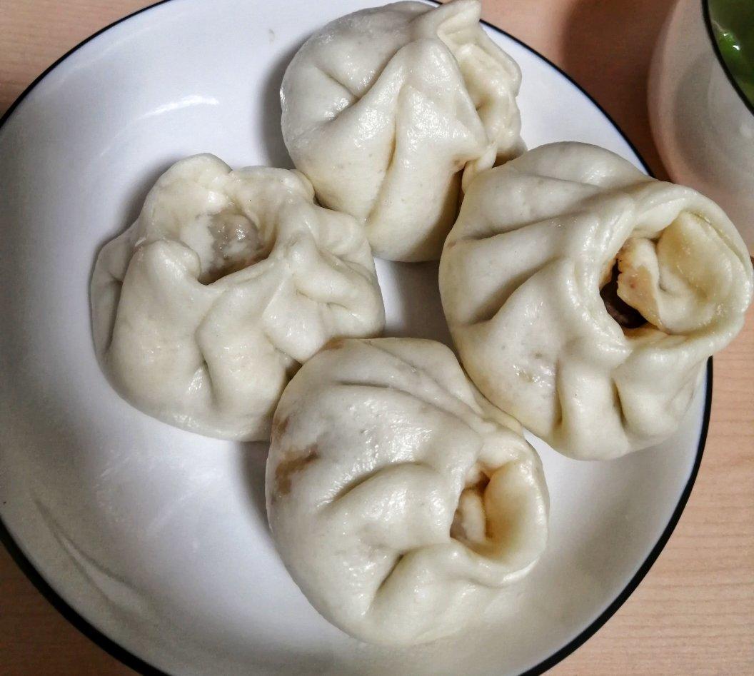 牛肉洋葱酱肉包｜汁水浓郁、皮薄大馅