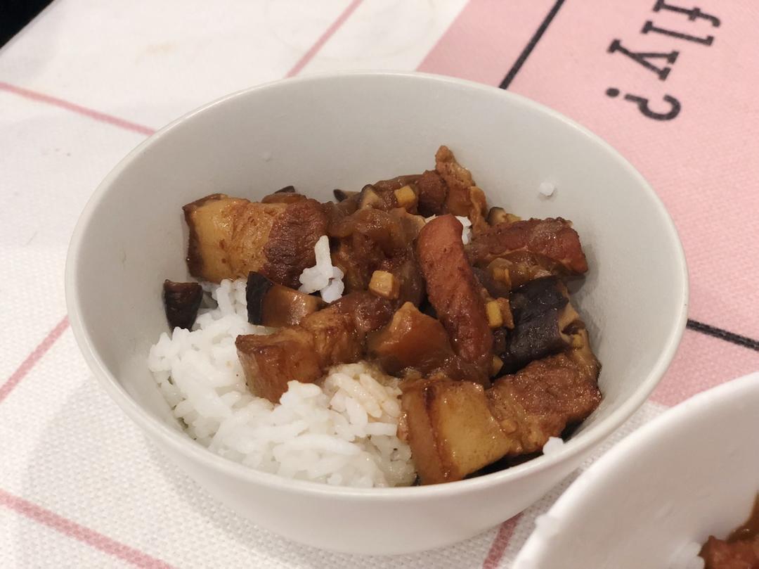 好吃到停不下来的卤肉饭