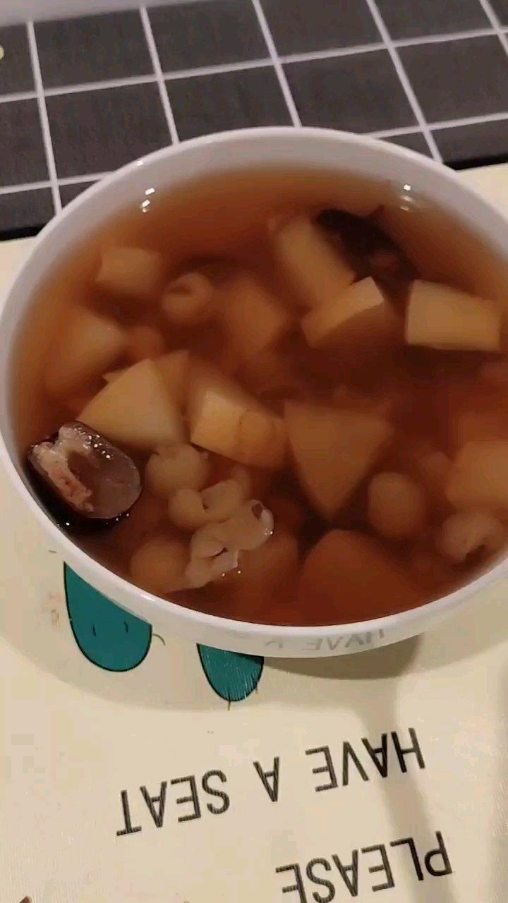 红枣冰糖雪梨糖水