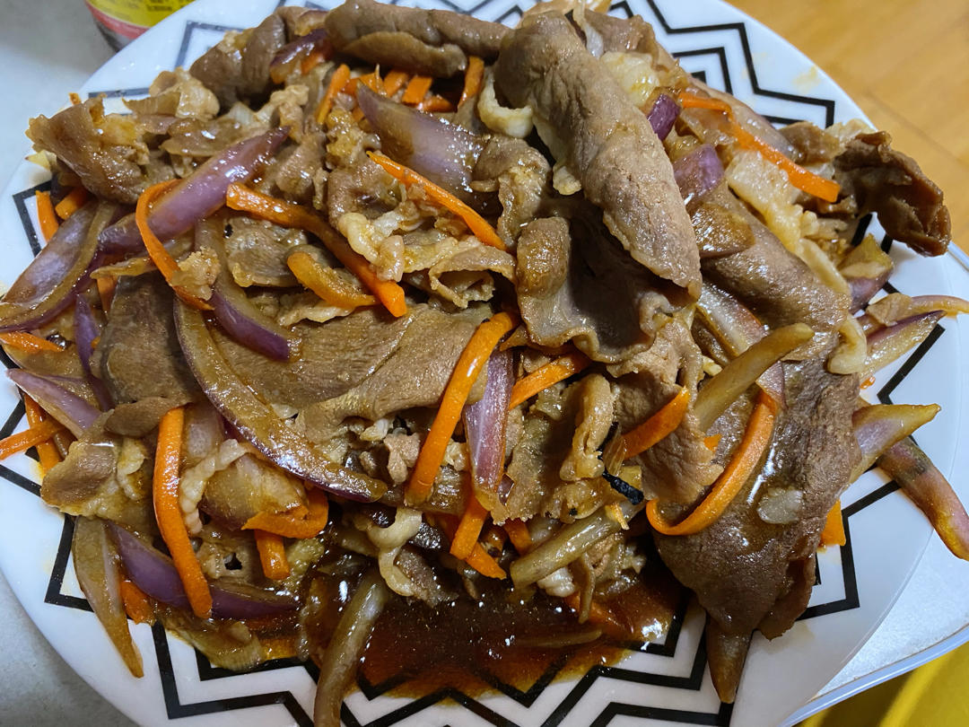 好吃到舔盘的秘制洋葱炒肥牛卷！拌饭巨香