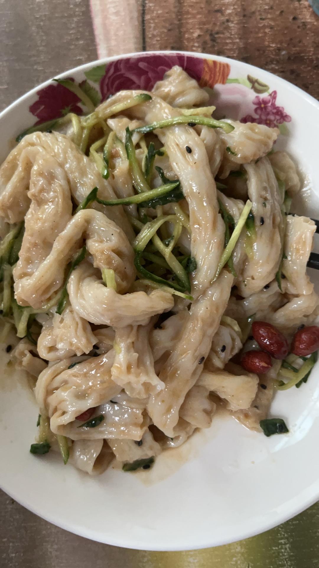 『凉』麻酱牛筋面