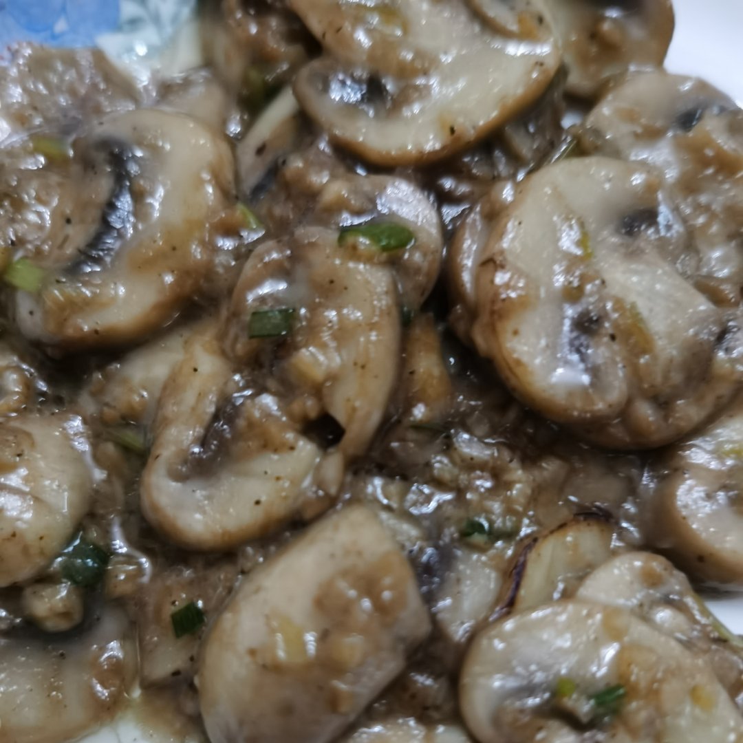 蘑菇炒香菇