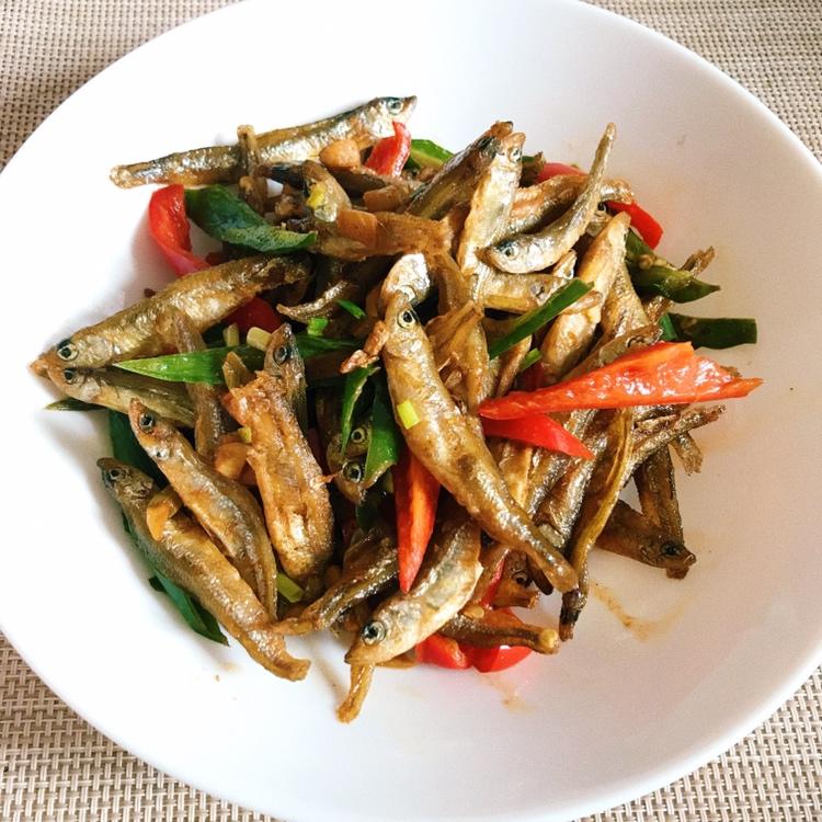 香辣小鱼干
