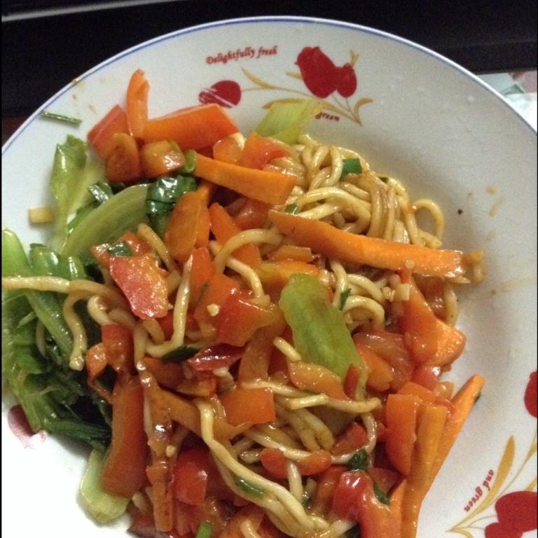 胡萝卜芹菜肉丝炒面