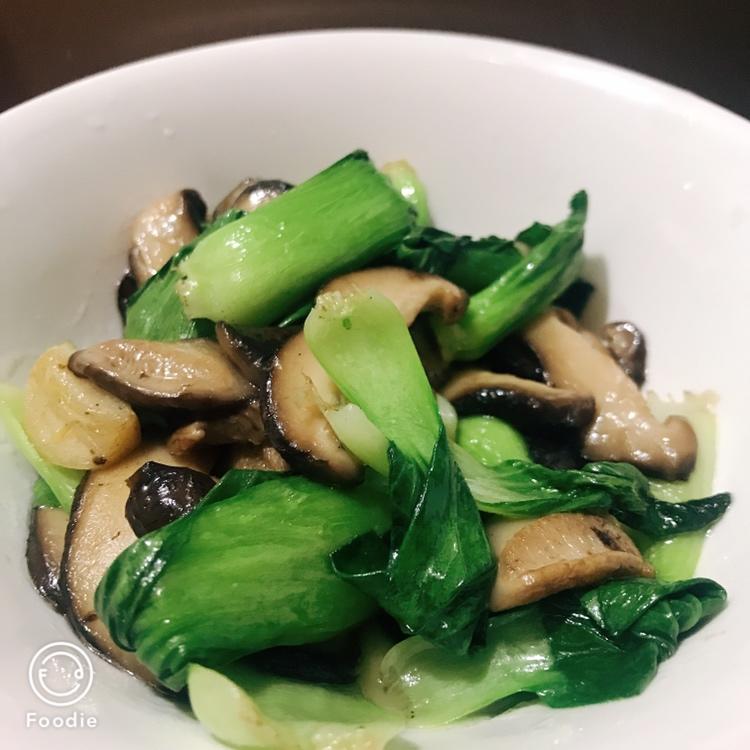 老丁的私房菜-香菇炒油菜