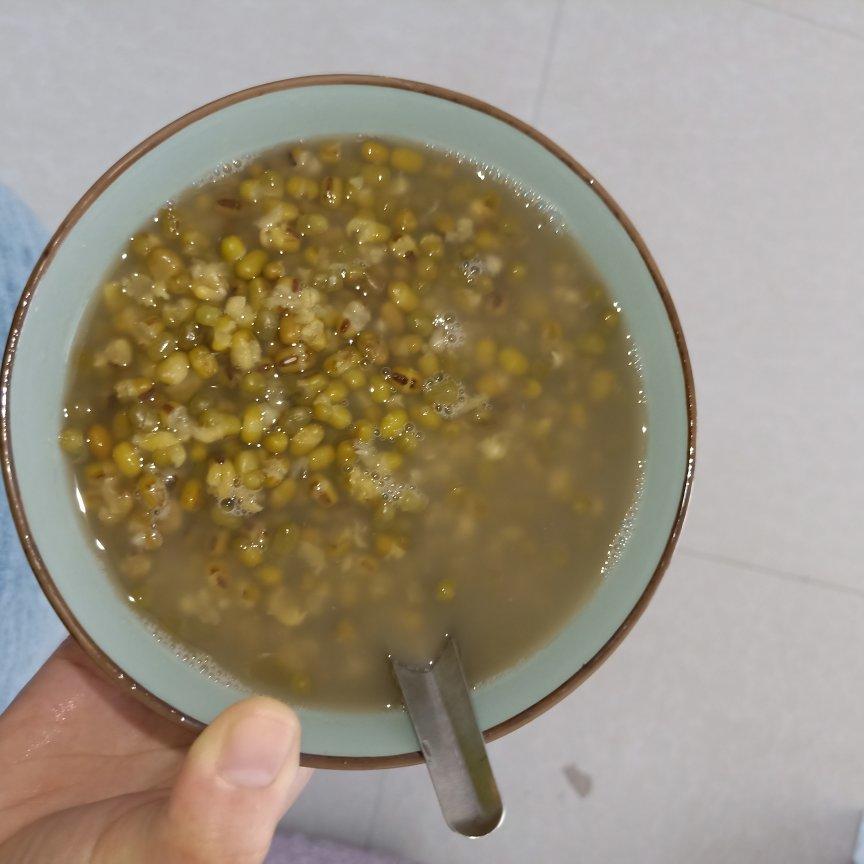 赞                  绿豆汤              绿豆 水,冰糖