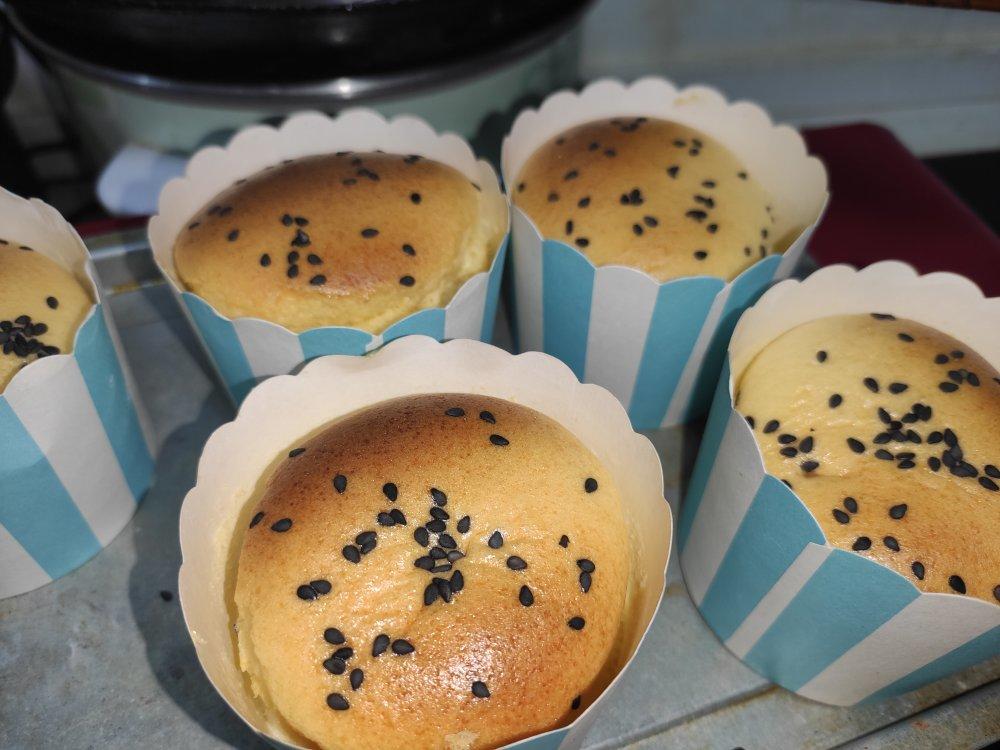 不塌不裂的纸杯戚风蛋糕