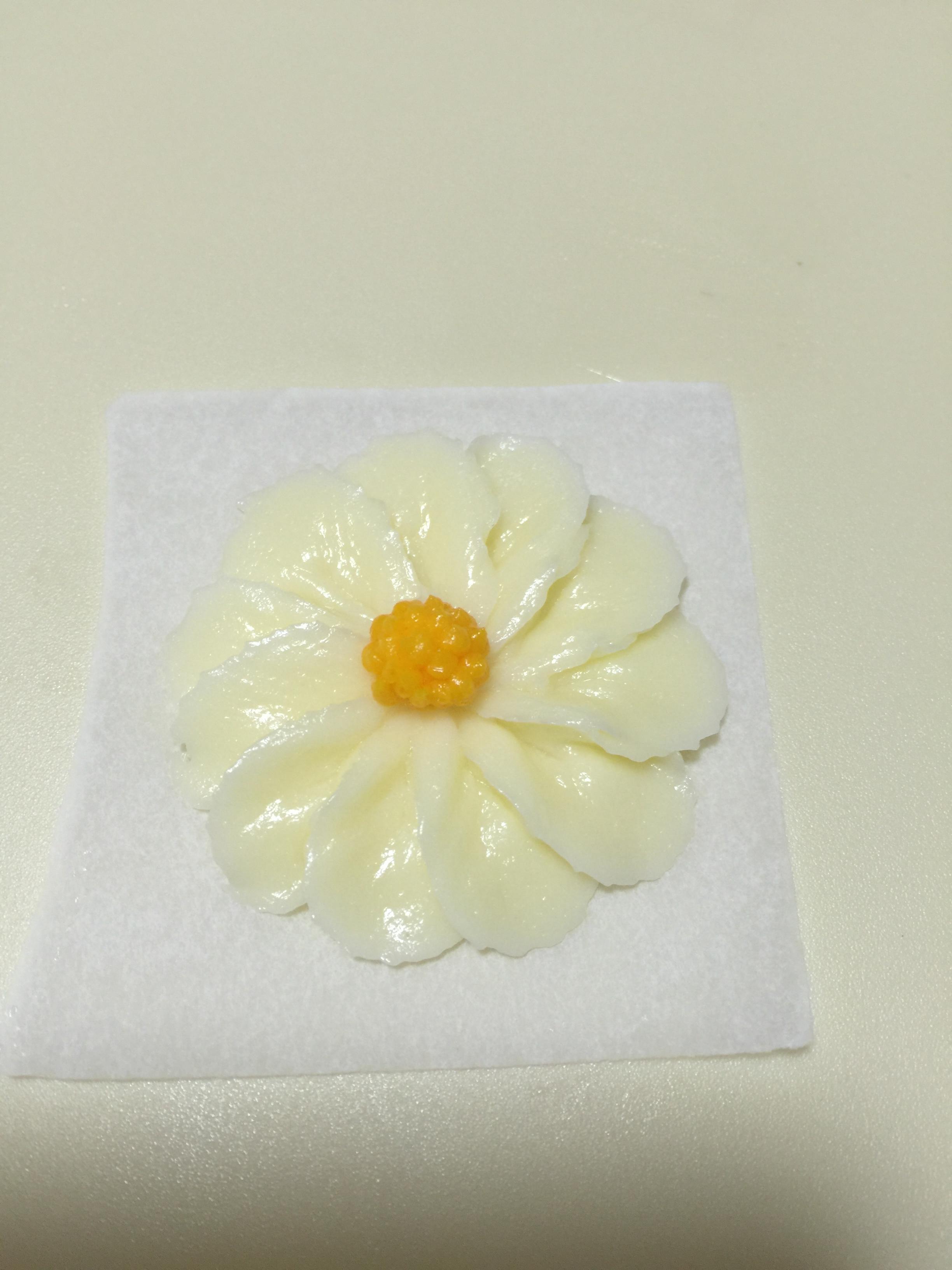 韩式裱花之雏菊的裱法的做法