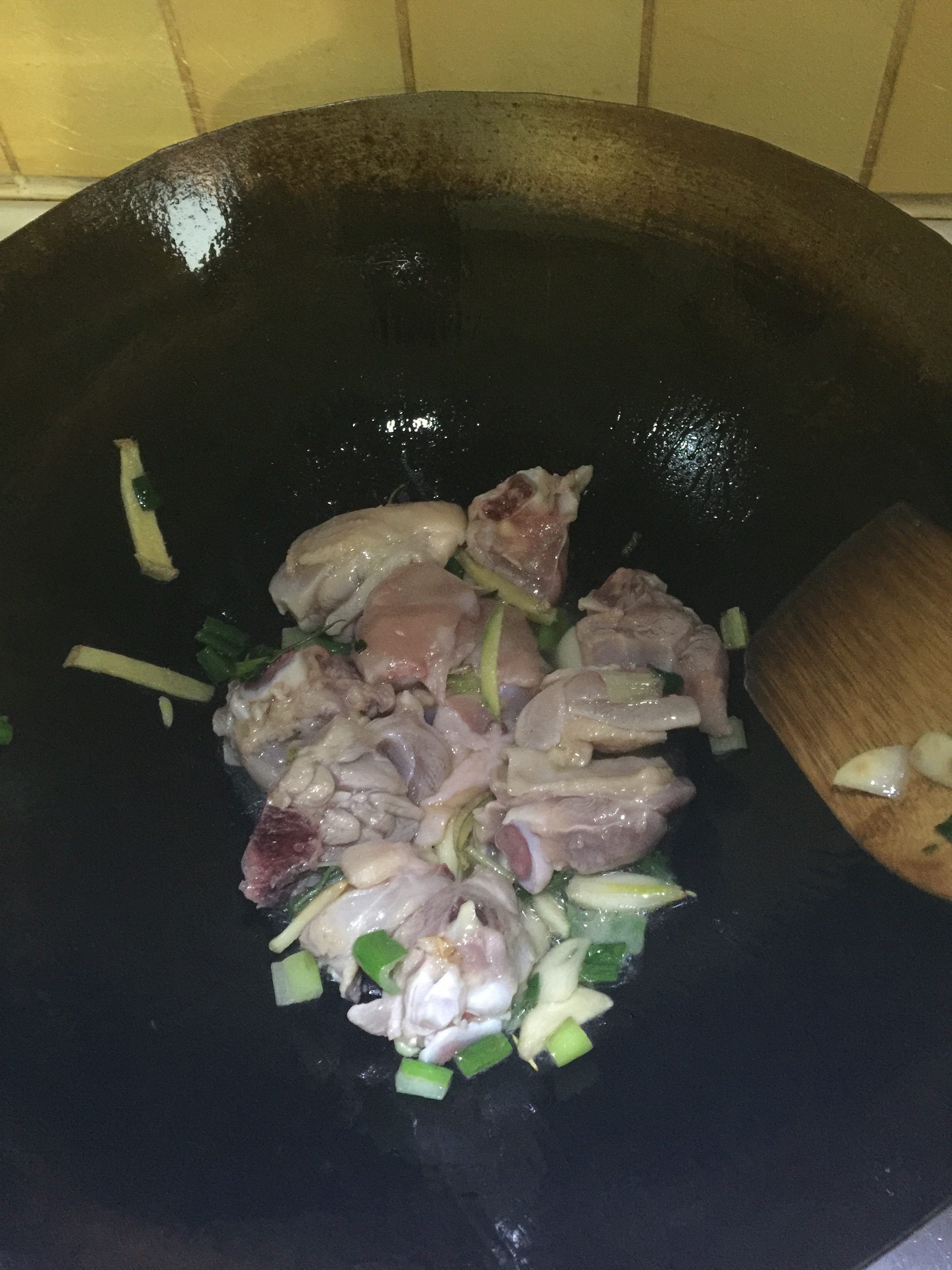 咖喱土豆炖鸡腿的做法 步骤1