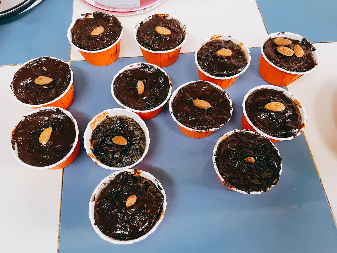 巧克力巴斯克蛋糕