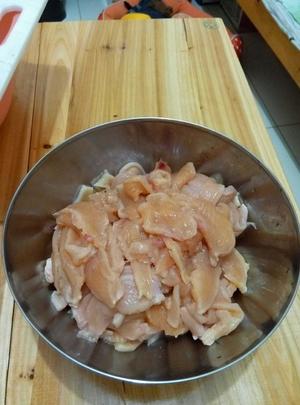 【宠物零食】鸡胸肉干+紫薯扭鸡肉+胡萝卜扭鸡肉的做法 步骤1