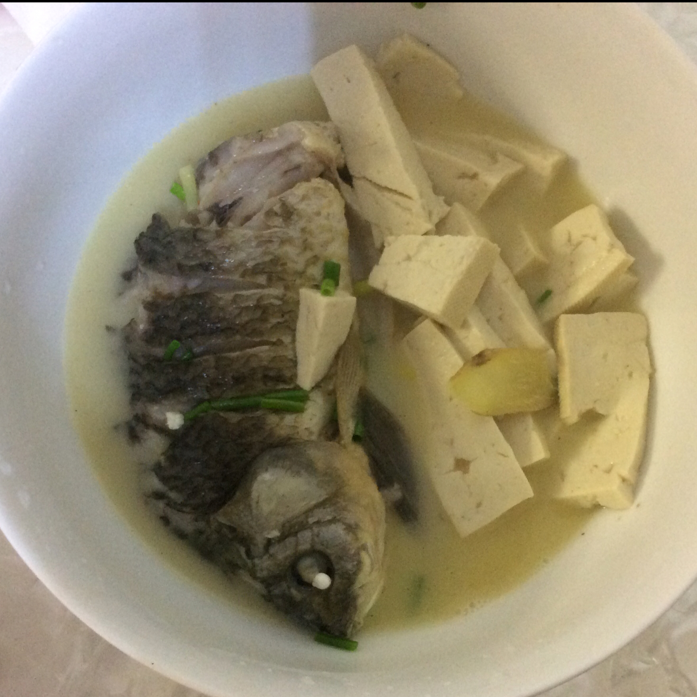 鲫鱼豆腐汤