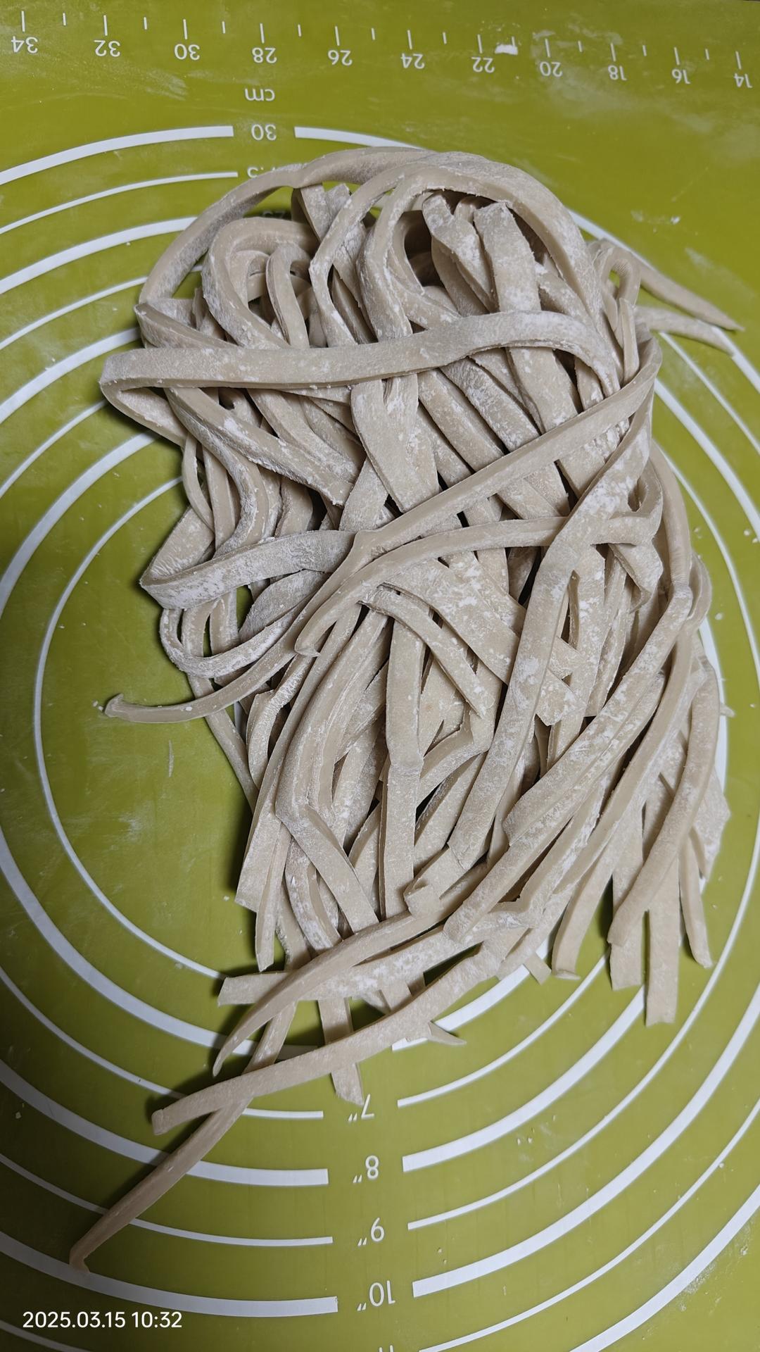 【小高姐】手擀肉臊面  手工做出口感劲道的擀面条