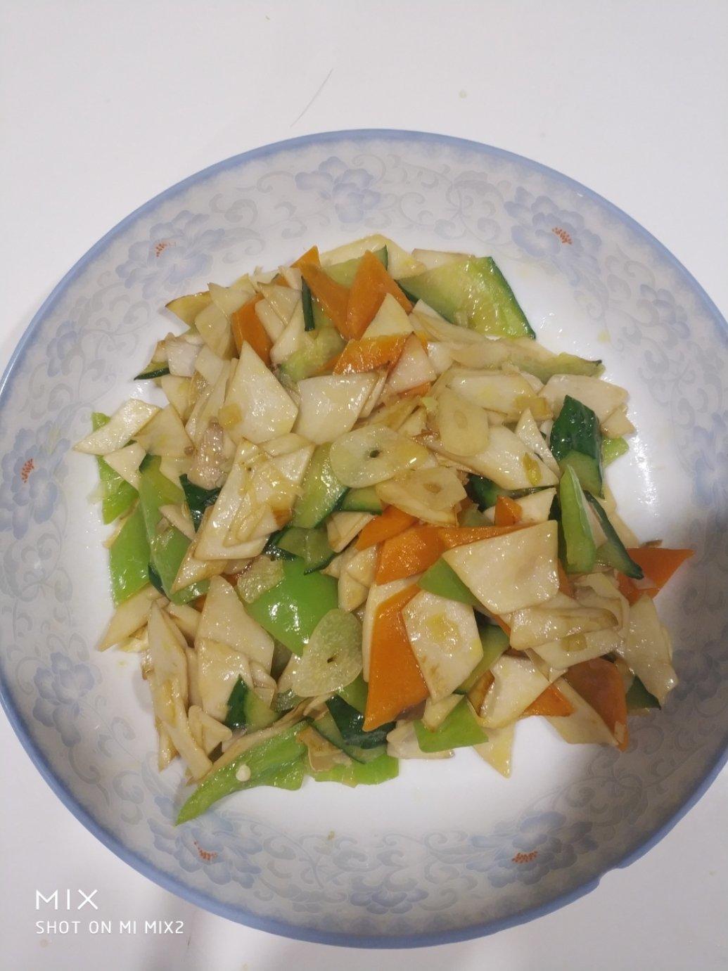 青椒素炒杏鲍菇