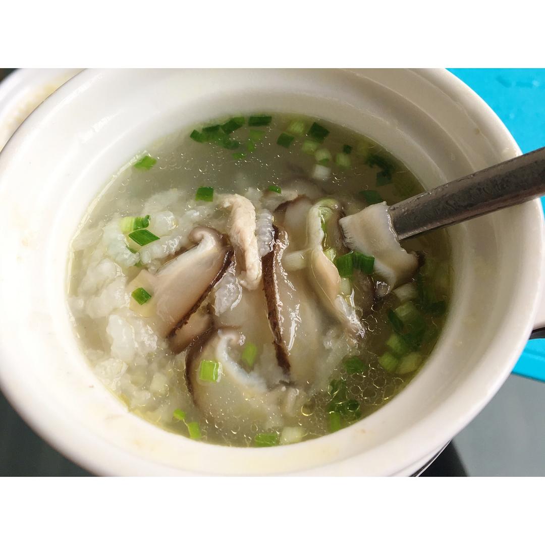 滋滋_y46v做的香菇瘦肉粥