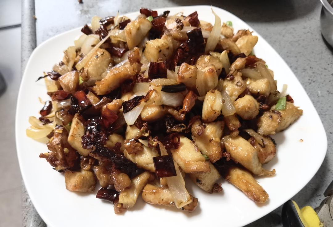 外酥里嫩麻辣鲜香～辣子鸡丁