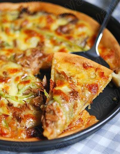 金枪鱼茄子脆底披萨的做法