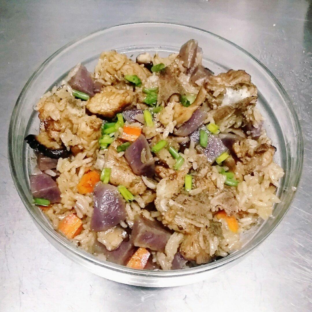 喷香排骨焖饭（爆好吃）