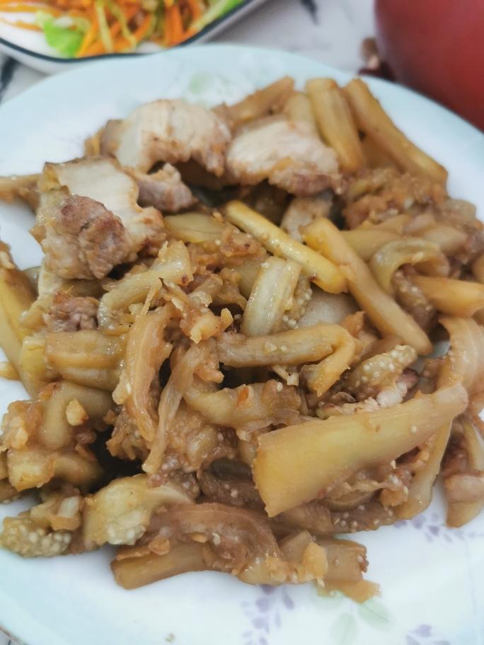 省油好吃的菜脯茄子炒肉的做法