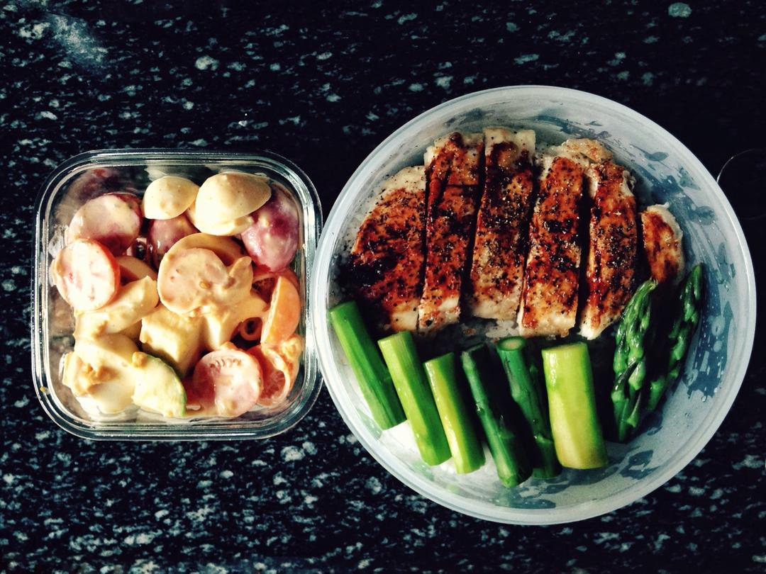 西葫芦番茄鸡蛋沙拉