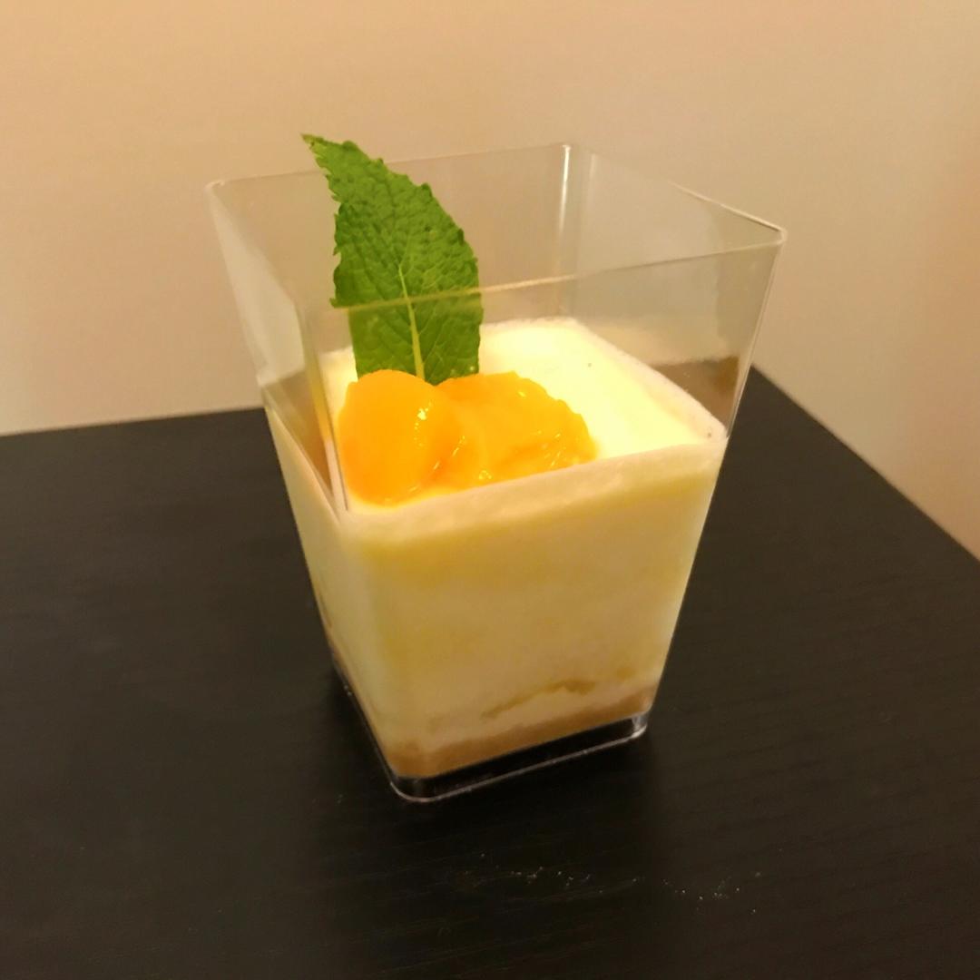 薛定谔的三文鱼做的芒果慕斯杯