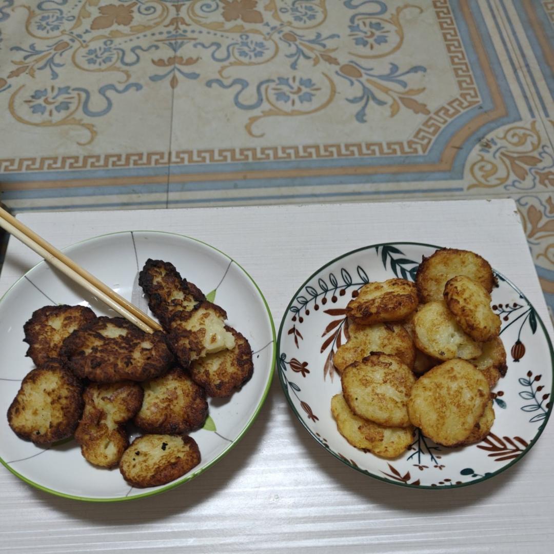 家里有土豆的，一定要试试这个跟上校鸡块一样好吃的脆脆薯饼