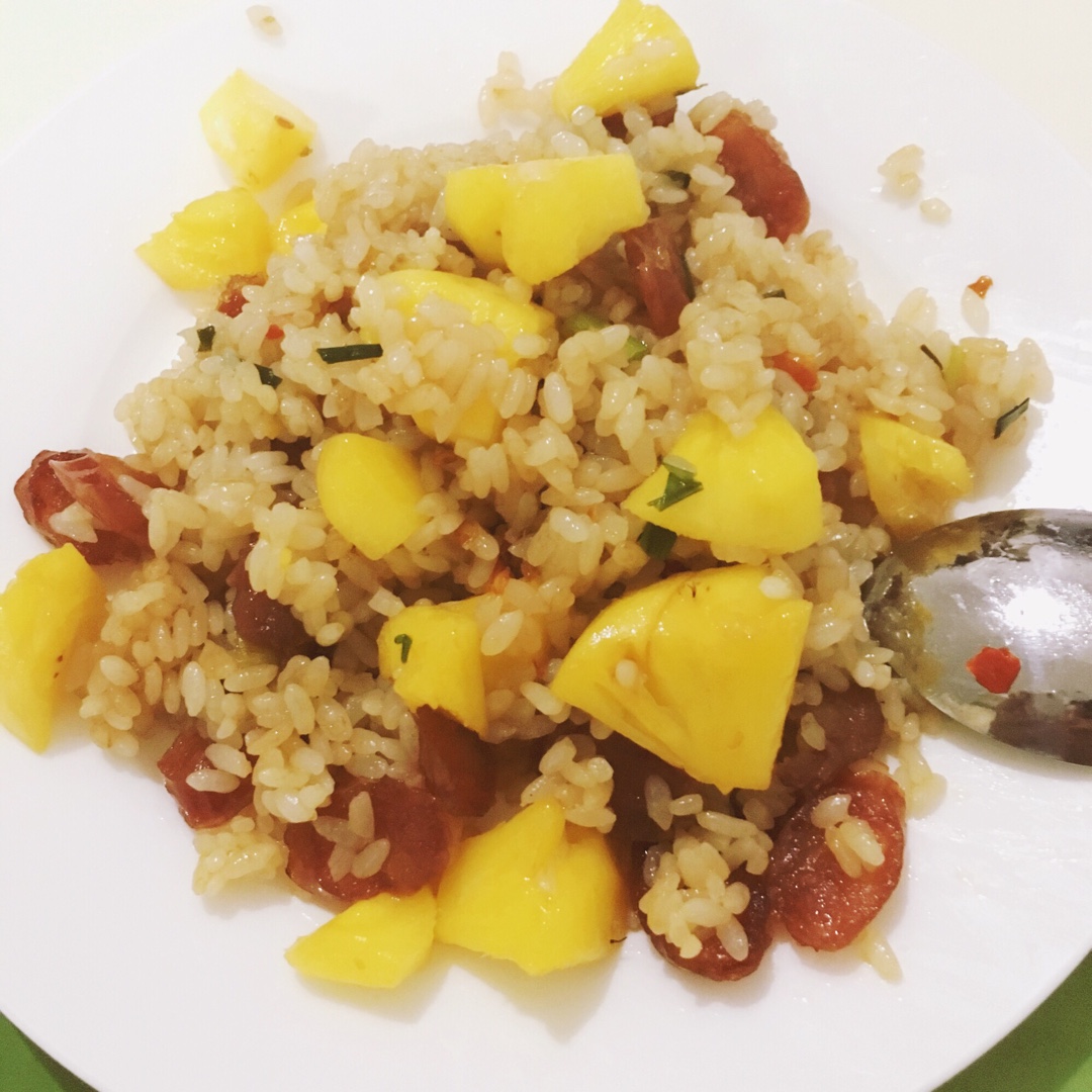 虾仁菠萝炒饭