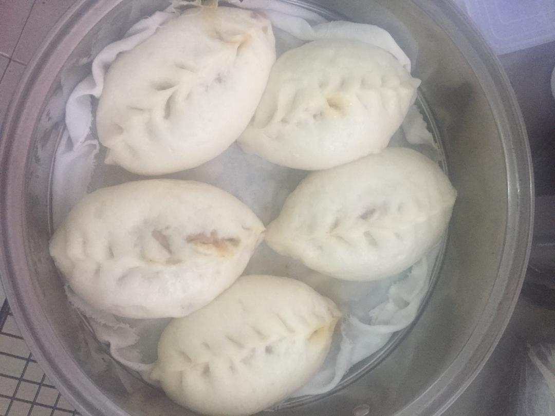 喷喷香的洋葱胡萝卜肉包子