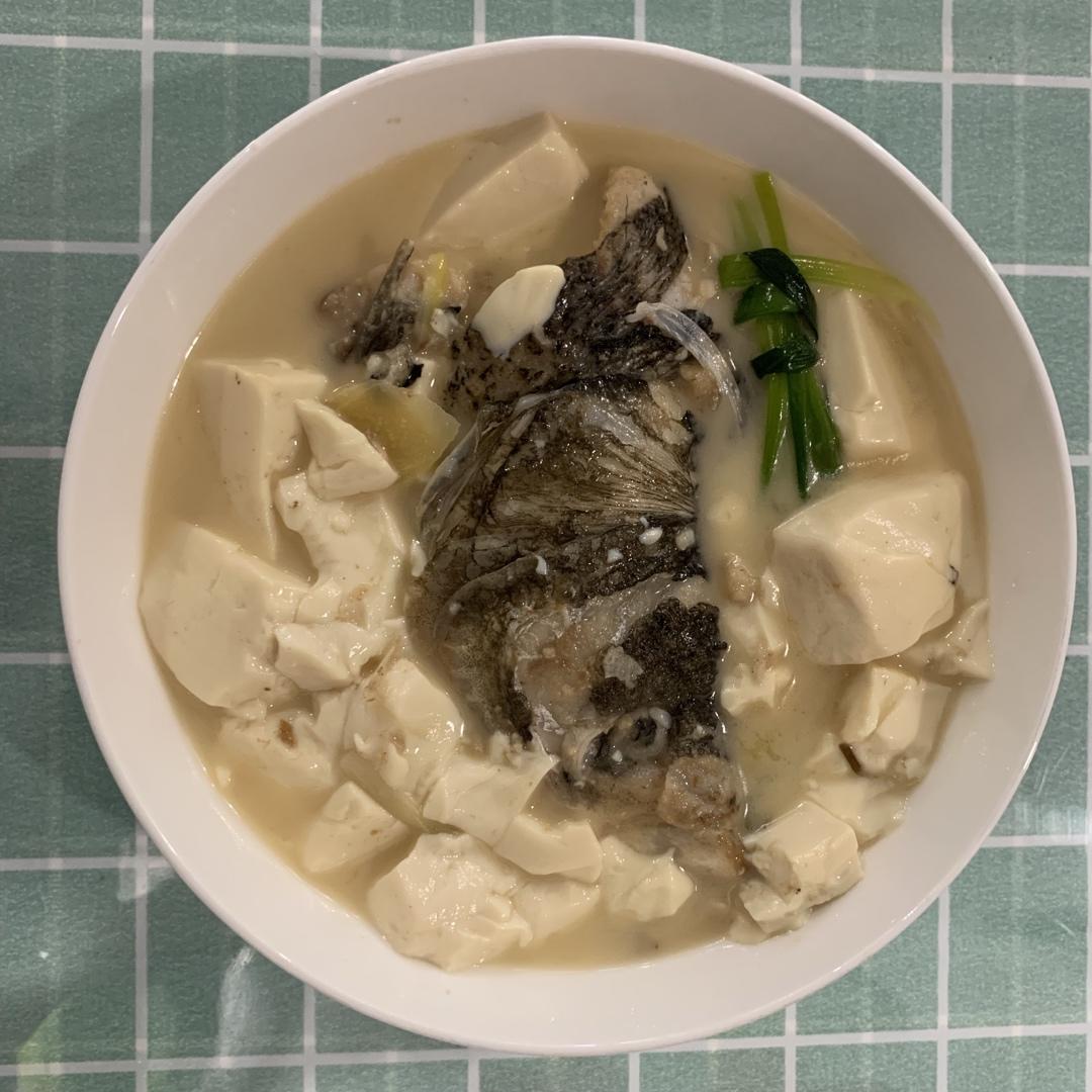 鱼头豆腐汤