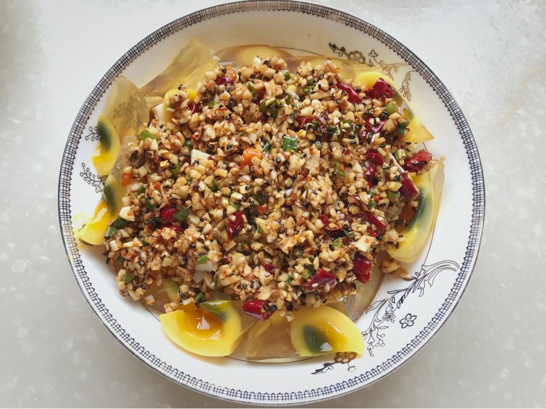 皮蛋拌豆腐