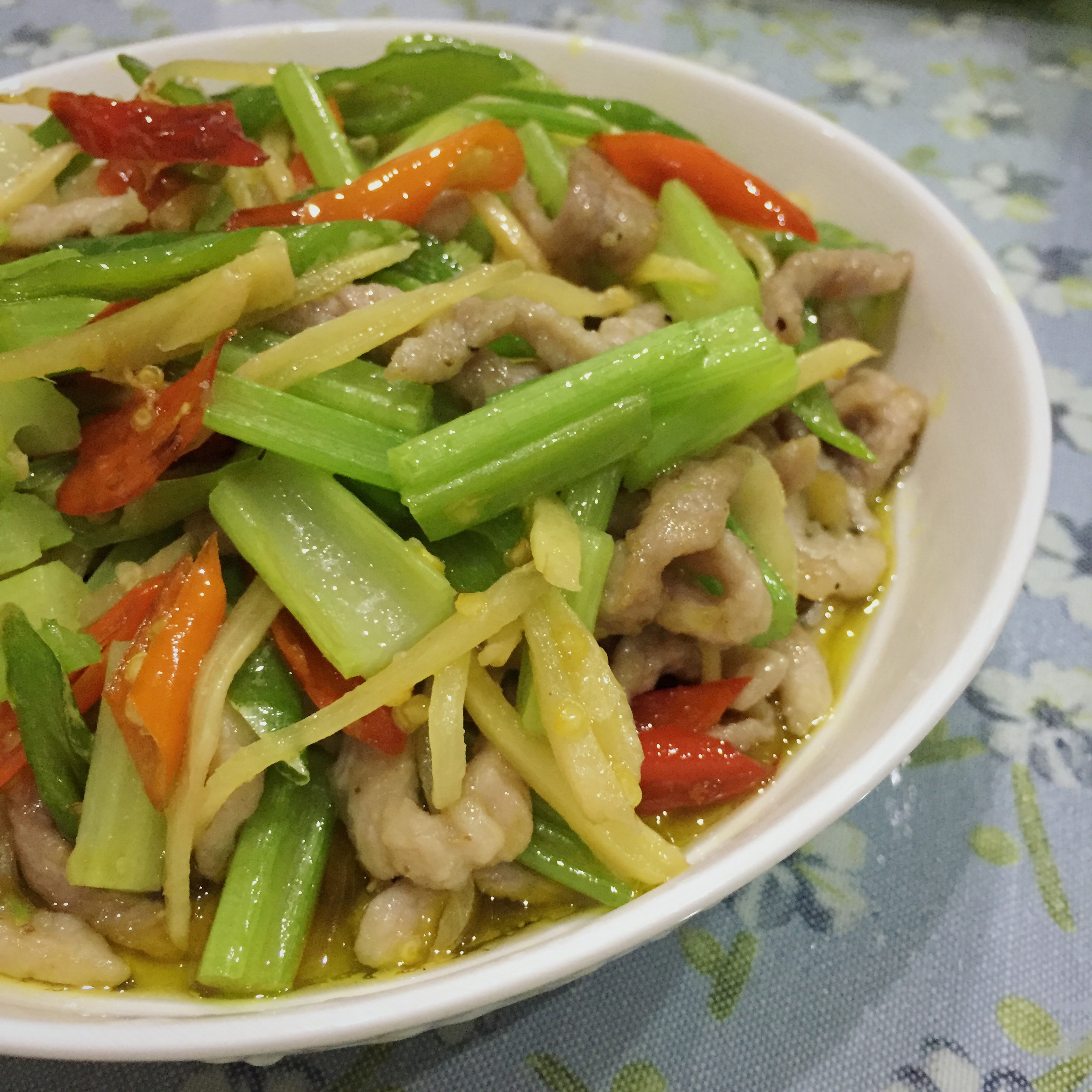 泡椒肉丝（重口味江湖菜）