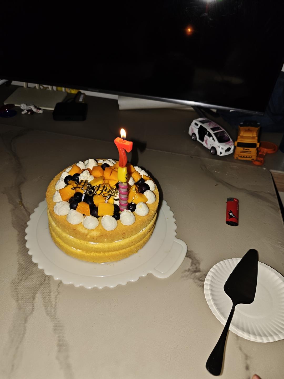 奶油草莓水果生日蛋糕（附戚风蛋糕 奶油打发教程）