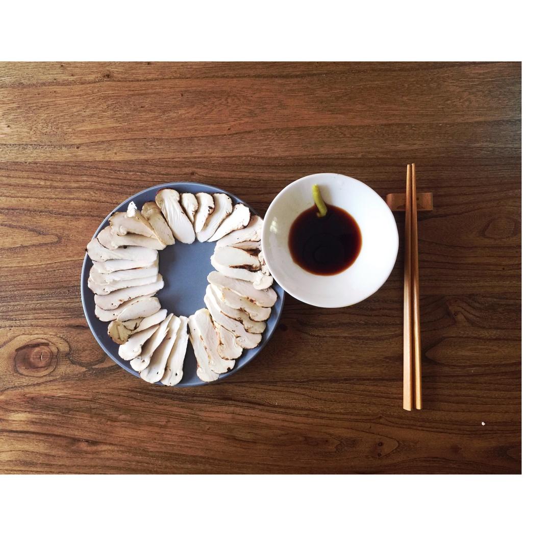 「萝卜厨房」松茸刺身。