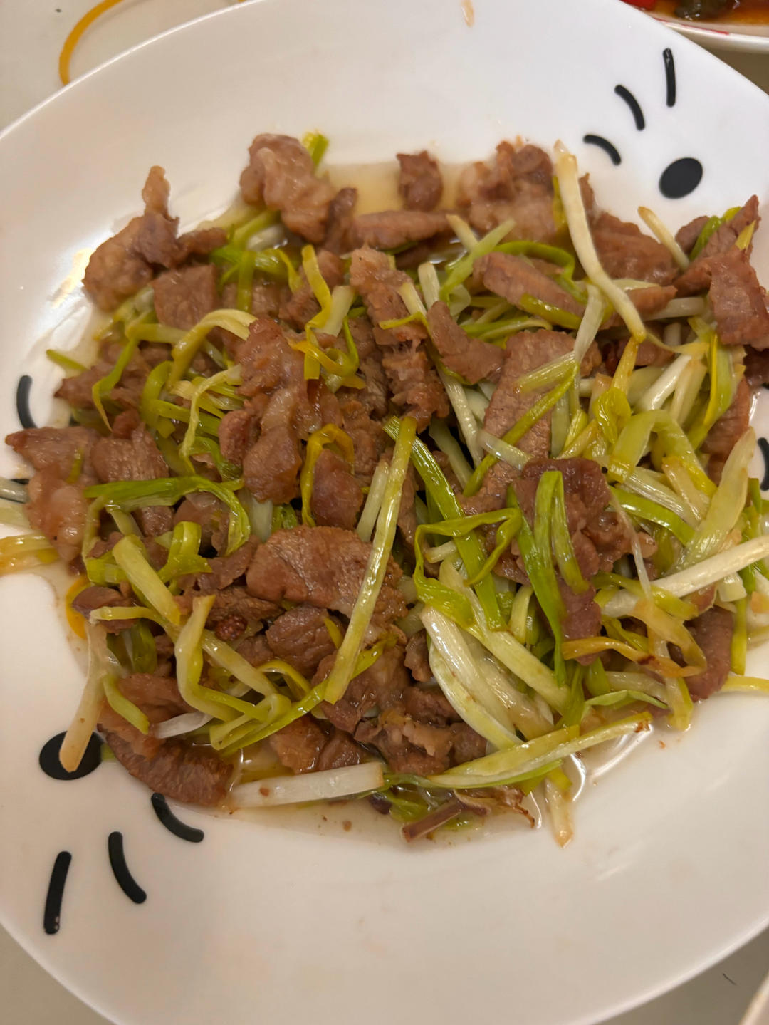 韭黄炒肉丝 ➰韭黄不只炒鸡蛋才好吃啊😋