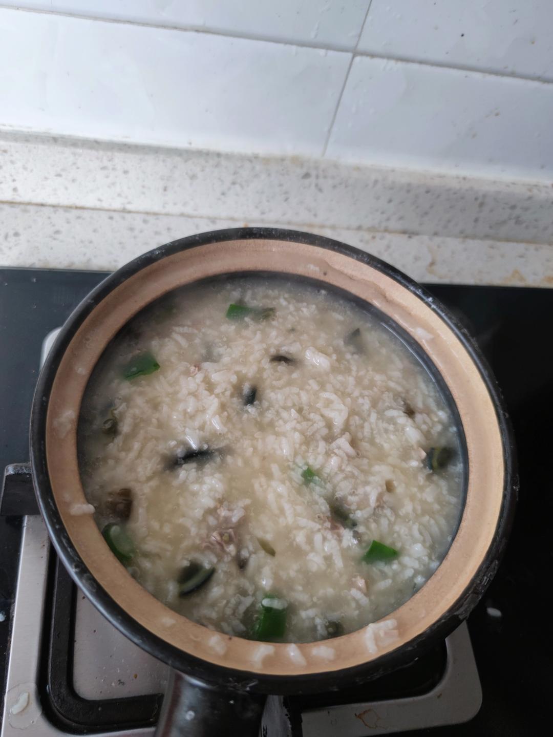十五分钟快手之香滑皮蛋瘦肉粥(附五分钟电饭煲电压力锅更快捷方法)