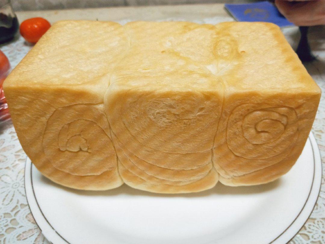 吐司，奶香手撕面包，超级香浓
