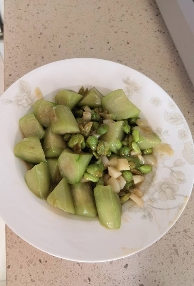 炒毛豆丝瓜