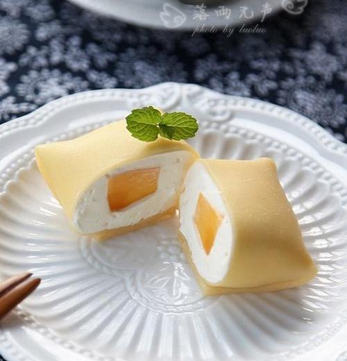 港式甜品——芒果班戟的做法