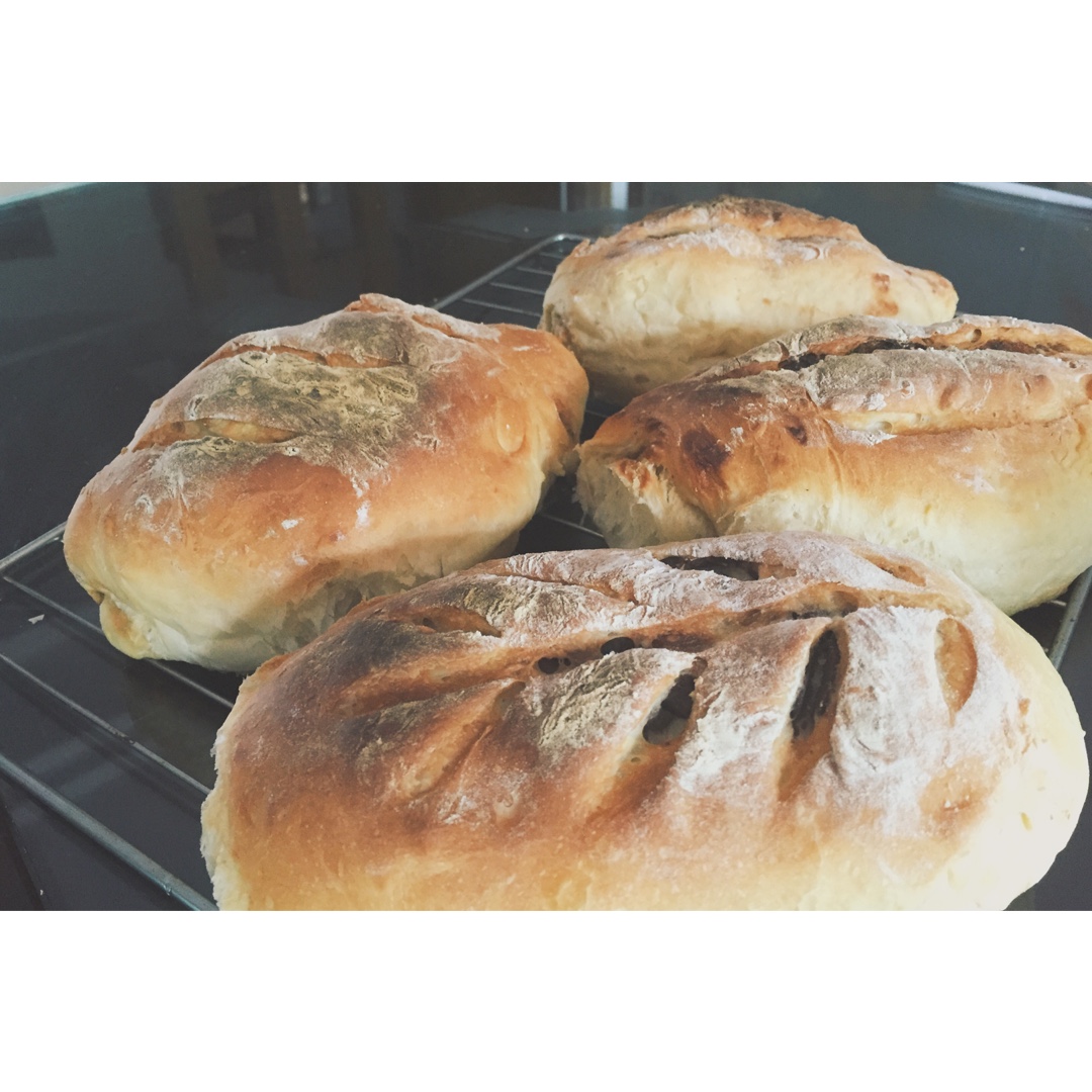 葡萄软欧（仿原麦山丘）Milk flavored bread filled with raisins and butter