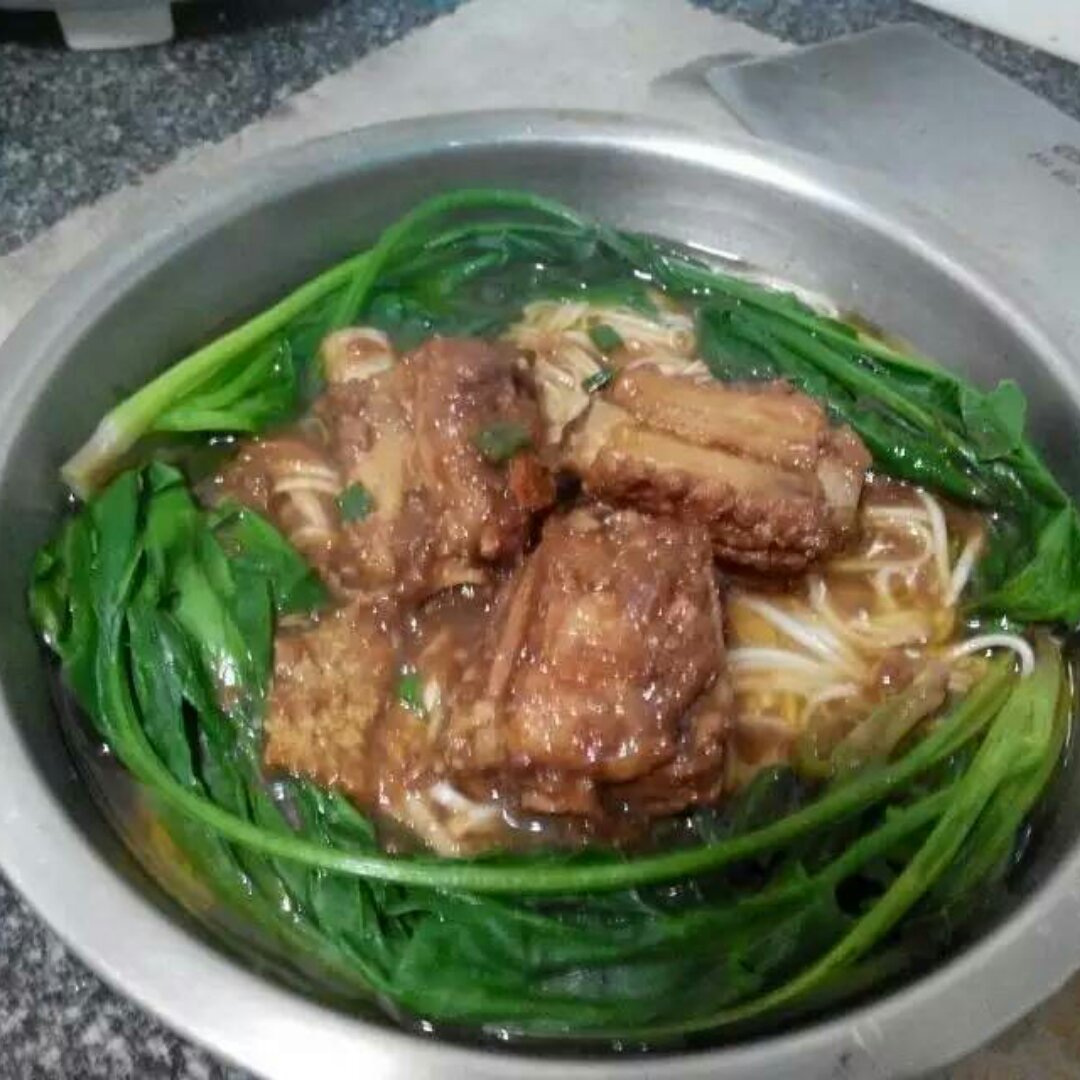 红烧麻油排骨面