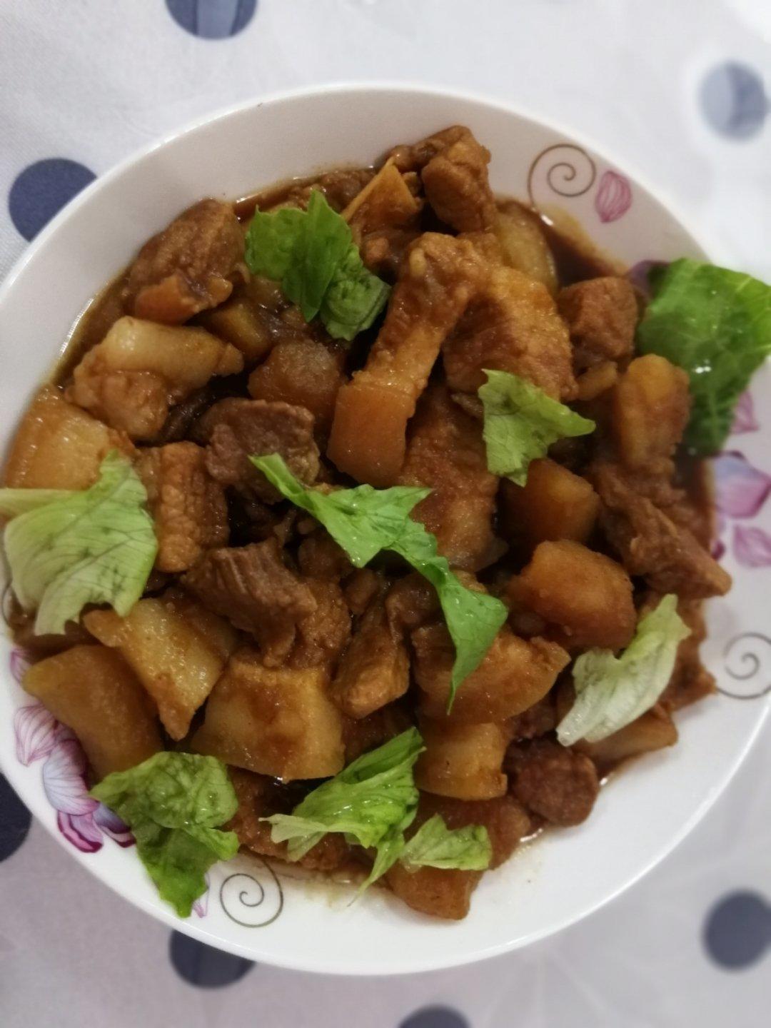 红烧肉炖土豆