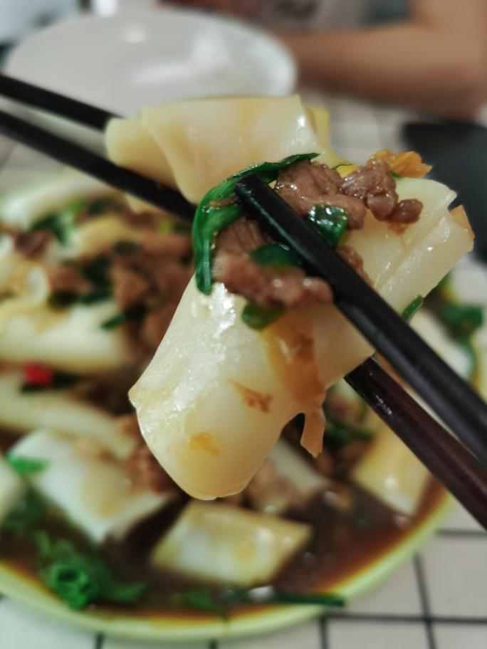 粉肠—简易版好吃美味的肠粉，吃一顿饱的顶两餐饭的做法