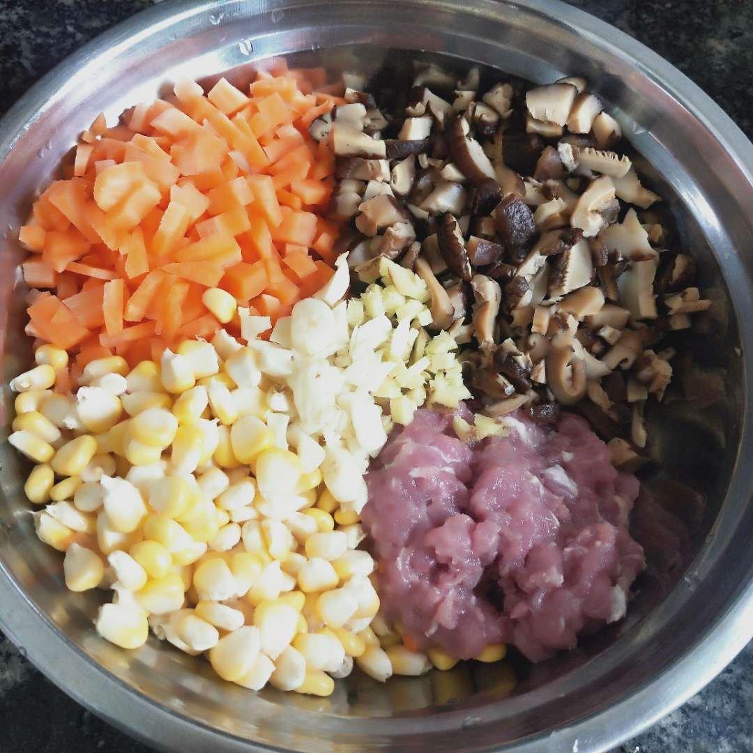 白茅根。马蹄。红萝卜。