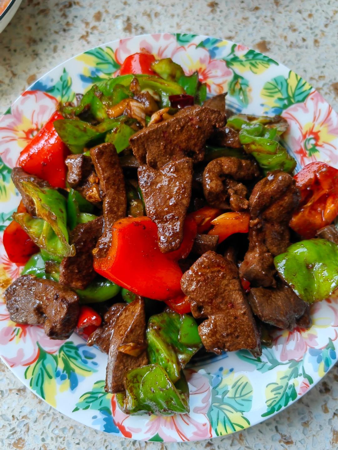 厨师长教你：“小炒猪肝”的家常做法，味道干香很赞，先收藏起来