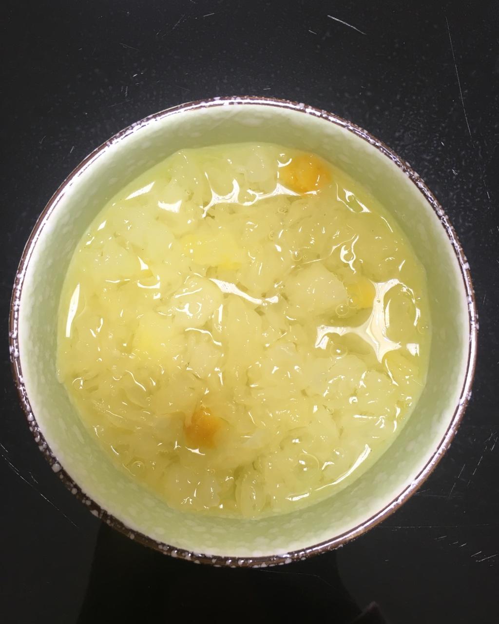 银耳红枣枸杞甜汤