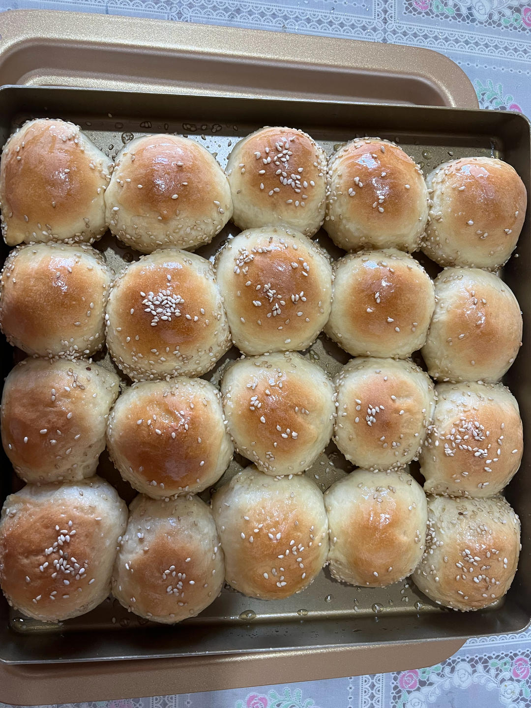 蜂蜜脆底小面包（蜂蜜奶香小餐包）