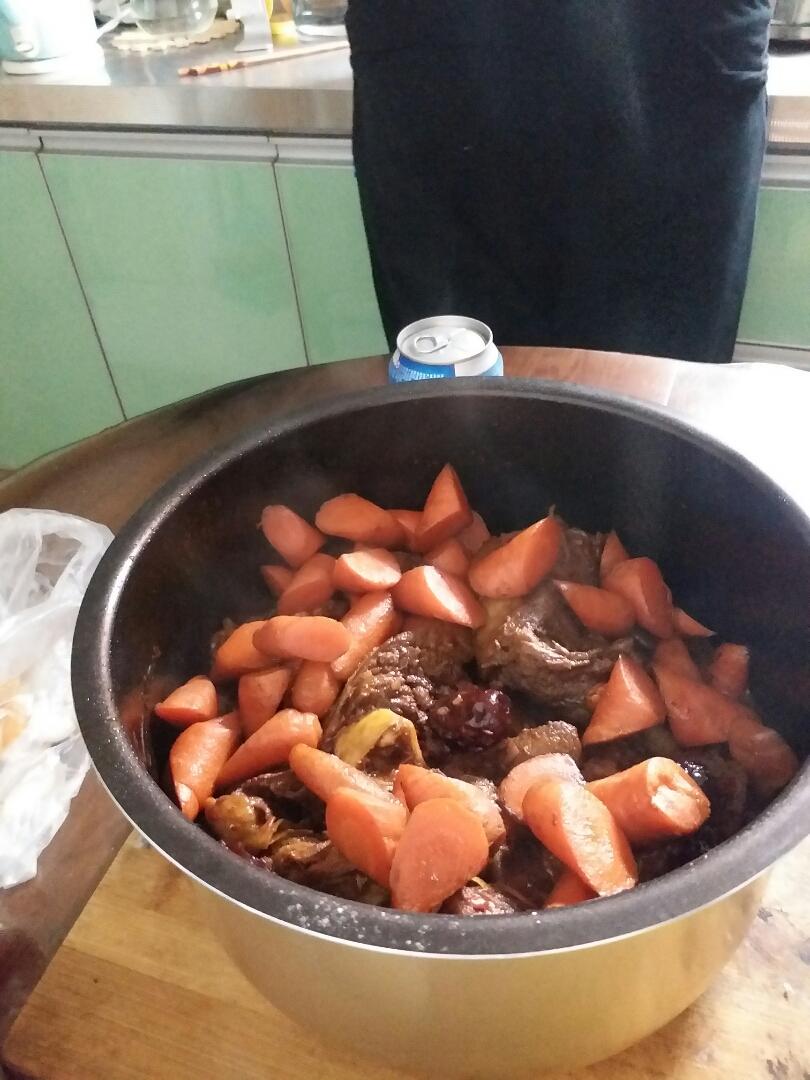 红焖羊肉炖胡萝卜