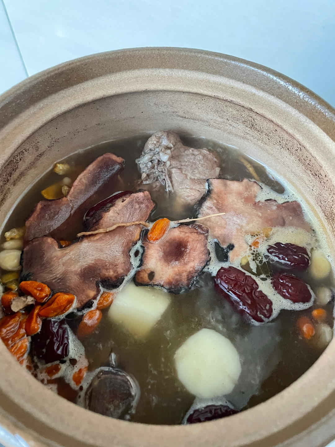 五指毛桃猪骨汤