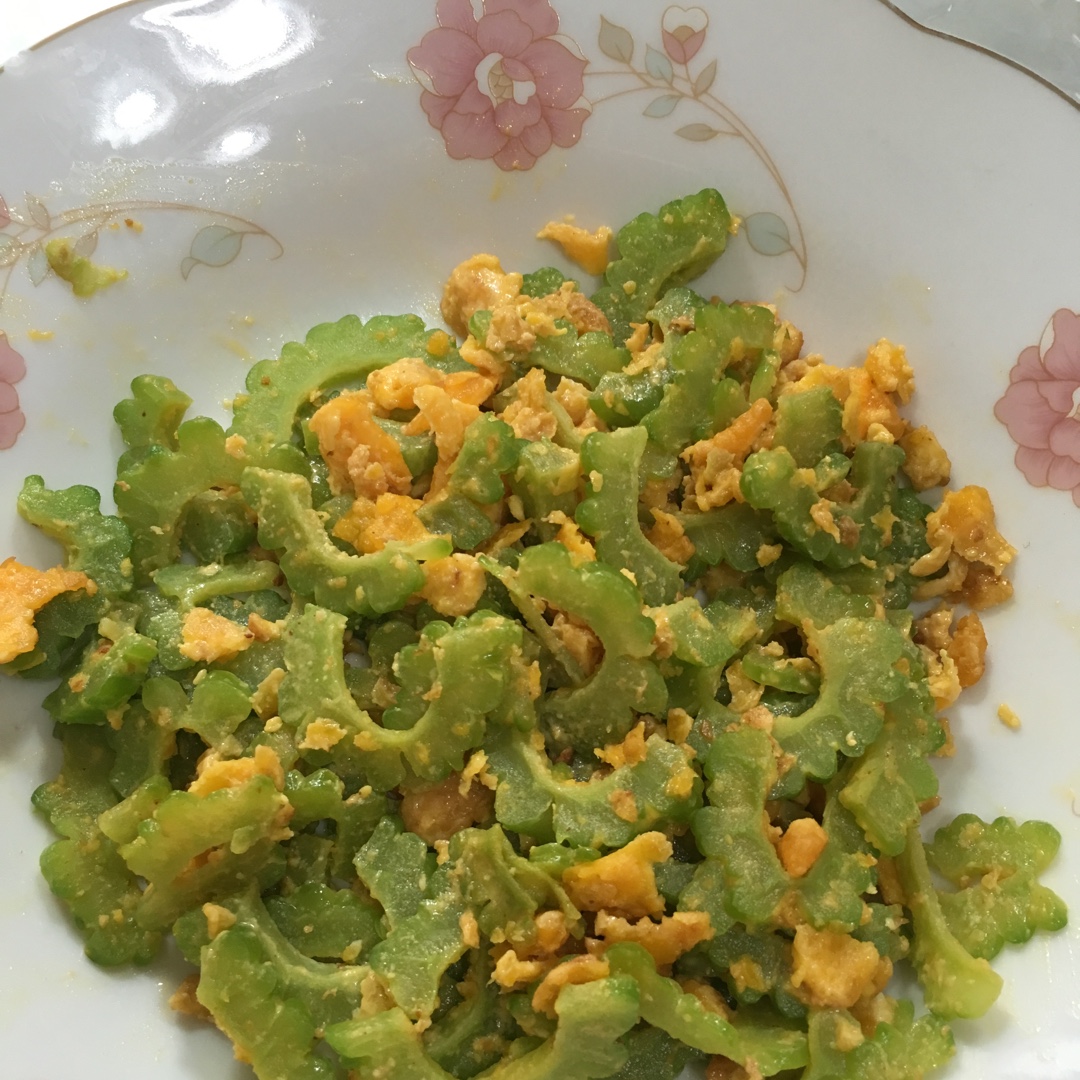 holly臭财做的咸蛋炒苦瓜